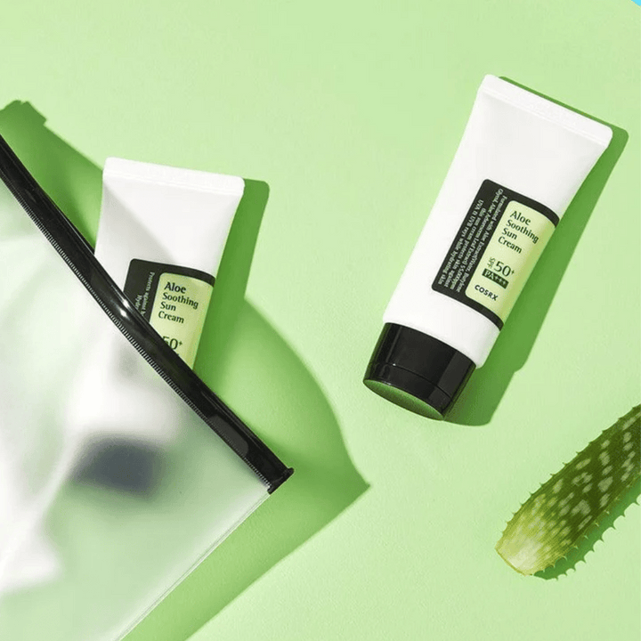 COSRX Aloe Soothing Sun Cream SPF50+ PA+++ – återfuktande solkräm med aloe vera för dagligt UV-skydd, visad med resestorlek