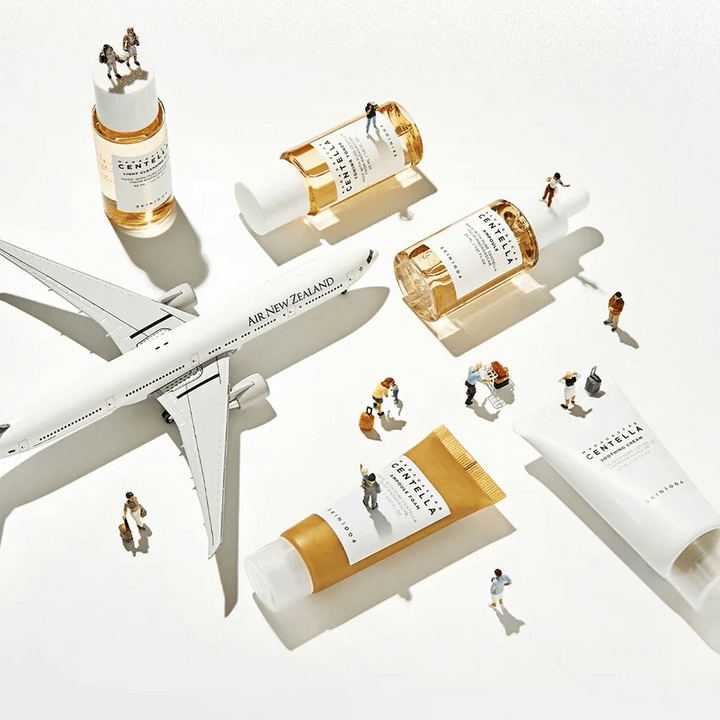 Madagascar Centella Travel Kit innehåller alla nödvändiga produkter för en komplett hudvårdsrutin. Den är perfekt för resor och inkluderar lätt rengöringsolja, ampoule foam, toning toner, ampoule och lugnande kräm för att återfukta och lugna huden.