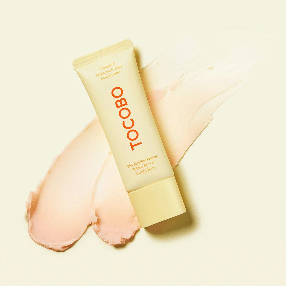 TOCOBO Vita Airy Sun Primer – en lätt solskyddsprimer med SPF50+ PA++++ som jämnar ut hudtonen och skyddar mot UV-strålar, samtidigt som den vårdar med C-vitamin och madecassoside.