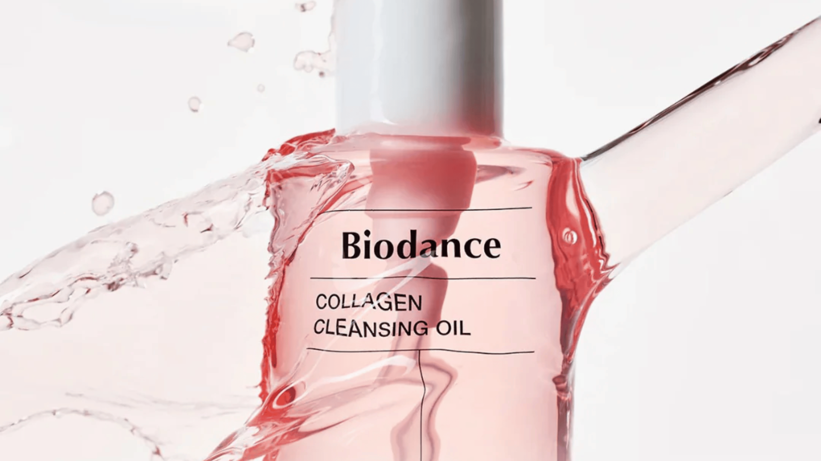 Medicube Collagen Jelly Cream är en återfuktande och fasthetsförbättrande kräm som är rik på kollagen. Den geléliknande texturen absorberas snabbt och passar alla hudtyper, vilket gör huden mjuk, smidig och strålande. Perfekt för daglig användning!