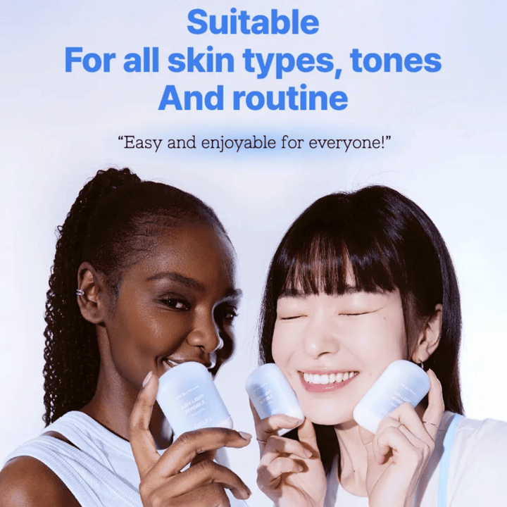 Två personer visar upp COSRX Airy-Light Invisible Sun Stick – lätt solskydd som passar alla hudtyper, toner och rutiner.