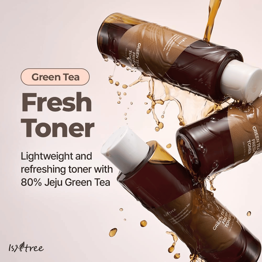 Several bottles of Isntree Green Tea Fresh Toner are surrounded by splashes of toner. The image highlights the light and refreshing formula with 80% green tea from Jeju for hydration and balanced skin.