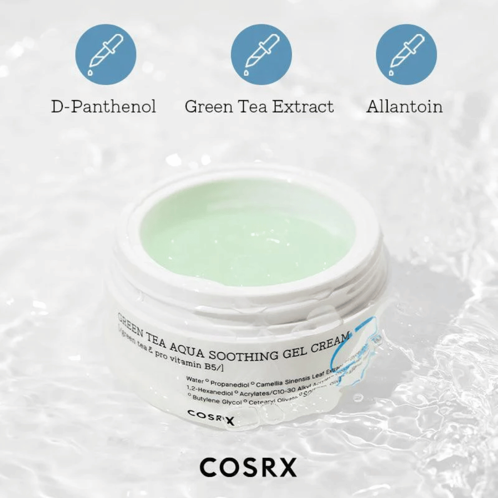 COSRX Green Tea Aqua Soothing Gel Cream – öppen burk med grön gelkräm. Nyckelingredienser: D-Panthenol, Grönt te-extrakt och Allantoin för återfuktning och lugnande effekt.