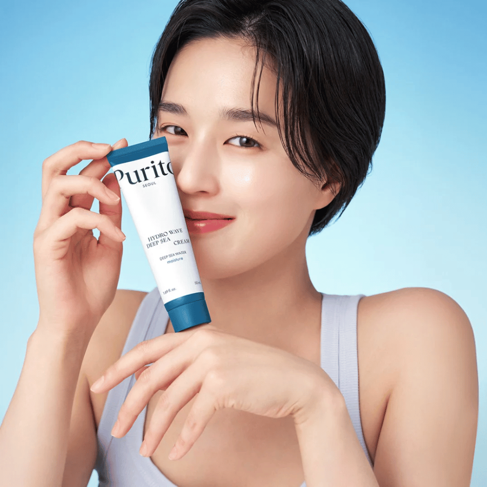 Purito Hydro Wave Deep Sea Cream is an intensely moisturizing facial cream that contains deep-sea water, which helps to provide the skin with long-lasting moisture and nourishment. Its light, gel-like texture is quickly absorbed without leaving a sticky feeling, making it ideal for daily use.