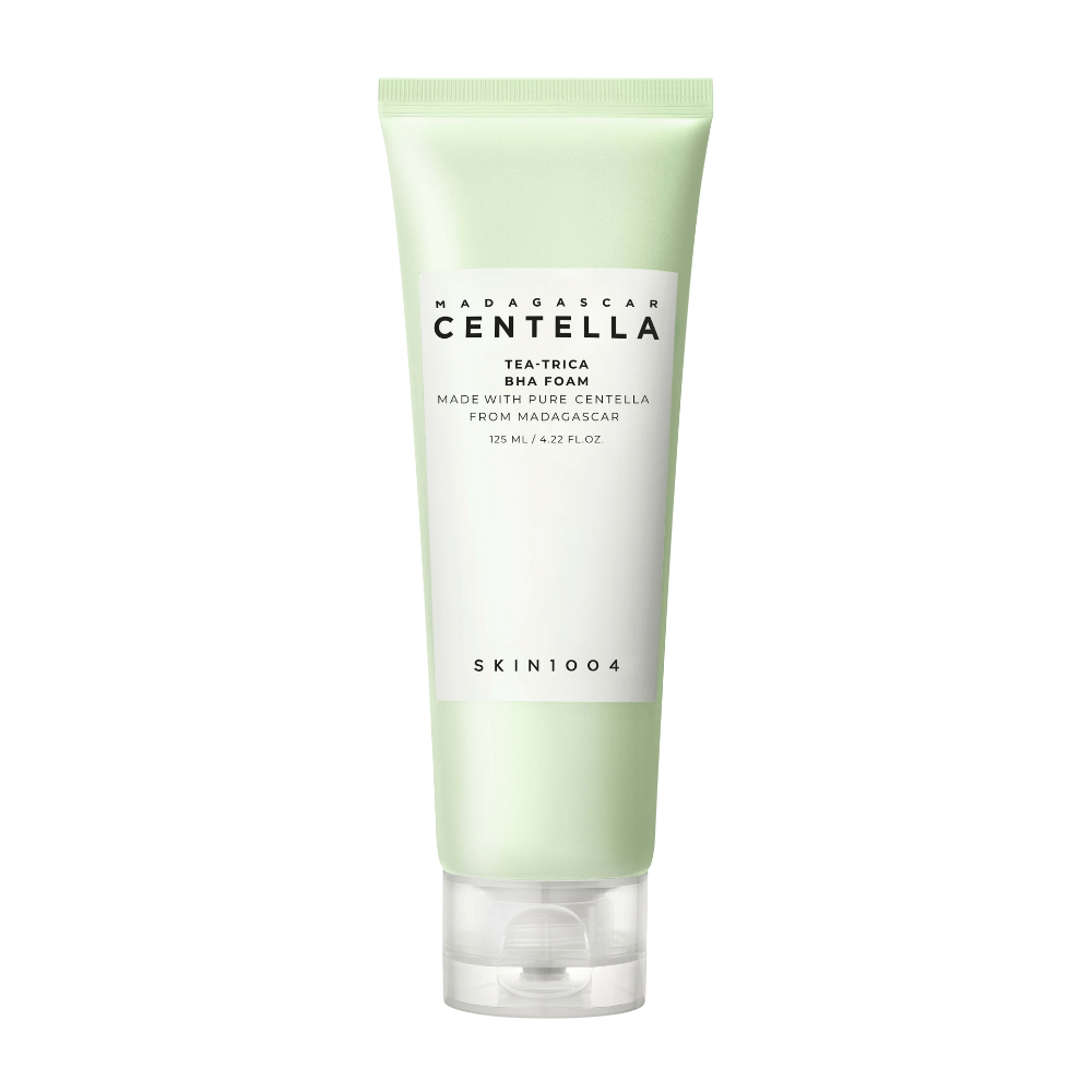 The product "Madagascar Centella Tea-trica BHA Foam" is presented in a green and white tube. It is designed to cleanse the skin and contains pure Centella from Madagascar. The volume is 125 ml.