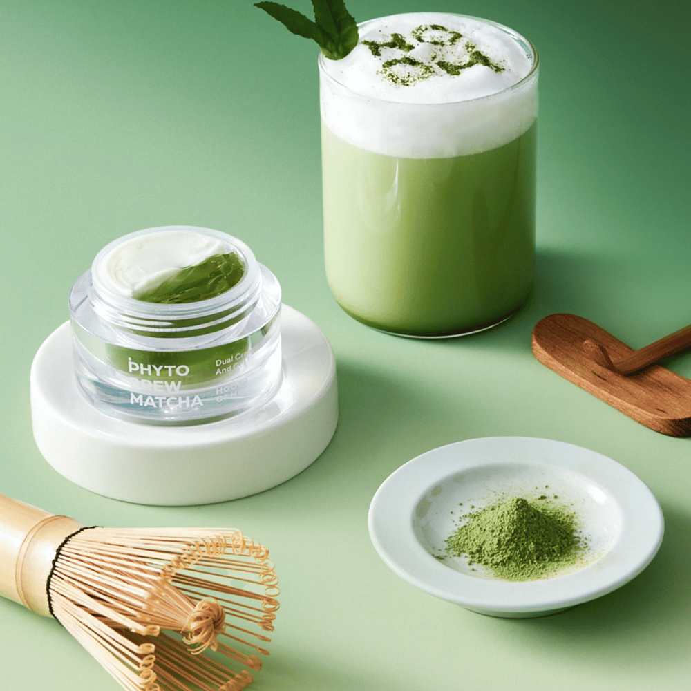 Dual cream and gel with matcha extract that provides intensive hydration, soothes sensitive skin, and strengthens the skin barrier