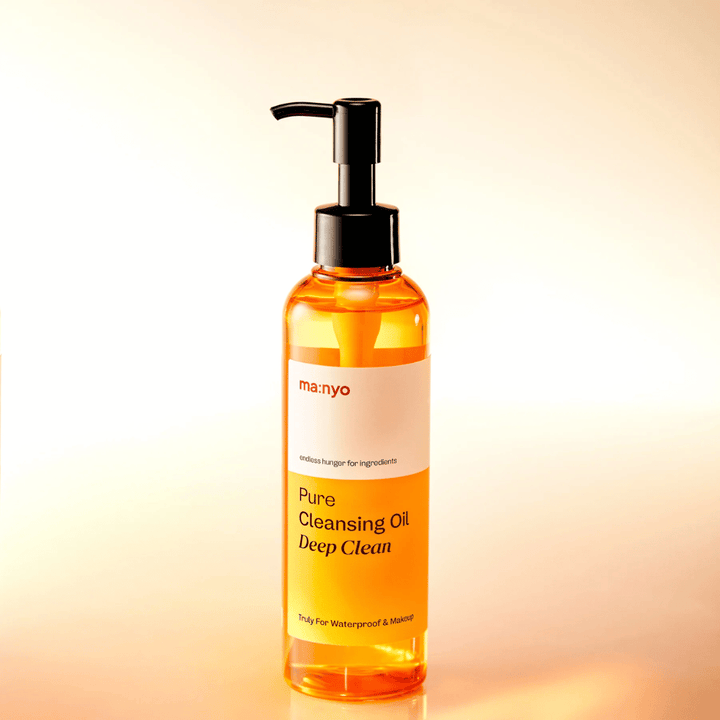 ma:nyo Pure Cleansing Oil Deep Clean with golden oil texture – oil cleanser that emulsifies easily and leaves the skin clean and soft.