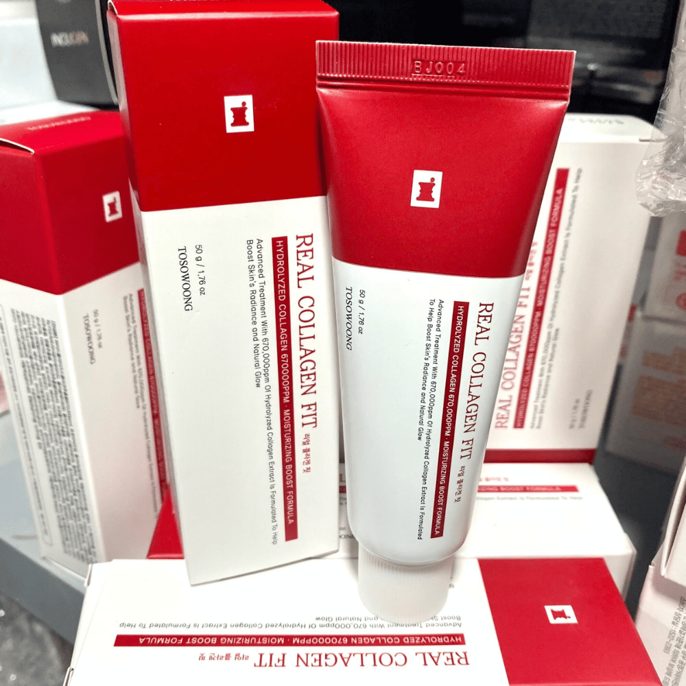 Tosowoong Real Collagen Fit contains hydrolyzed collagen and deeply hydrates the skin while strengthening skin elasticity. The formula improves the skin's radiance and natural barrier, providing a fresh and youthful appearance. Ideal for daily use.