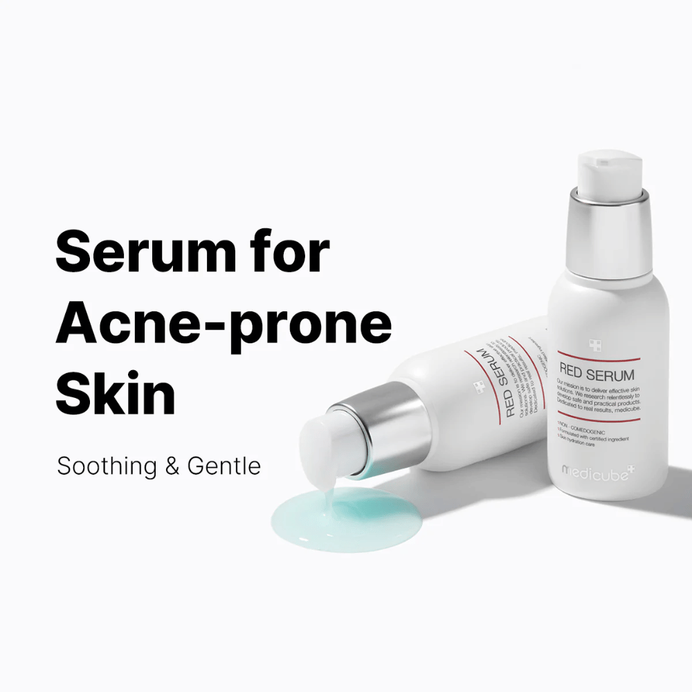 medicube Red Serum 2.0 – soothing serum in a white pump bottle with a bluish formula, specially developed for acne-prone skin.
