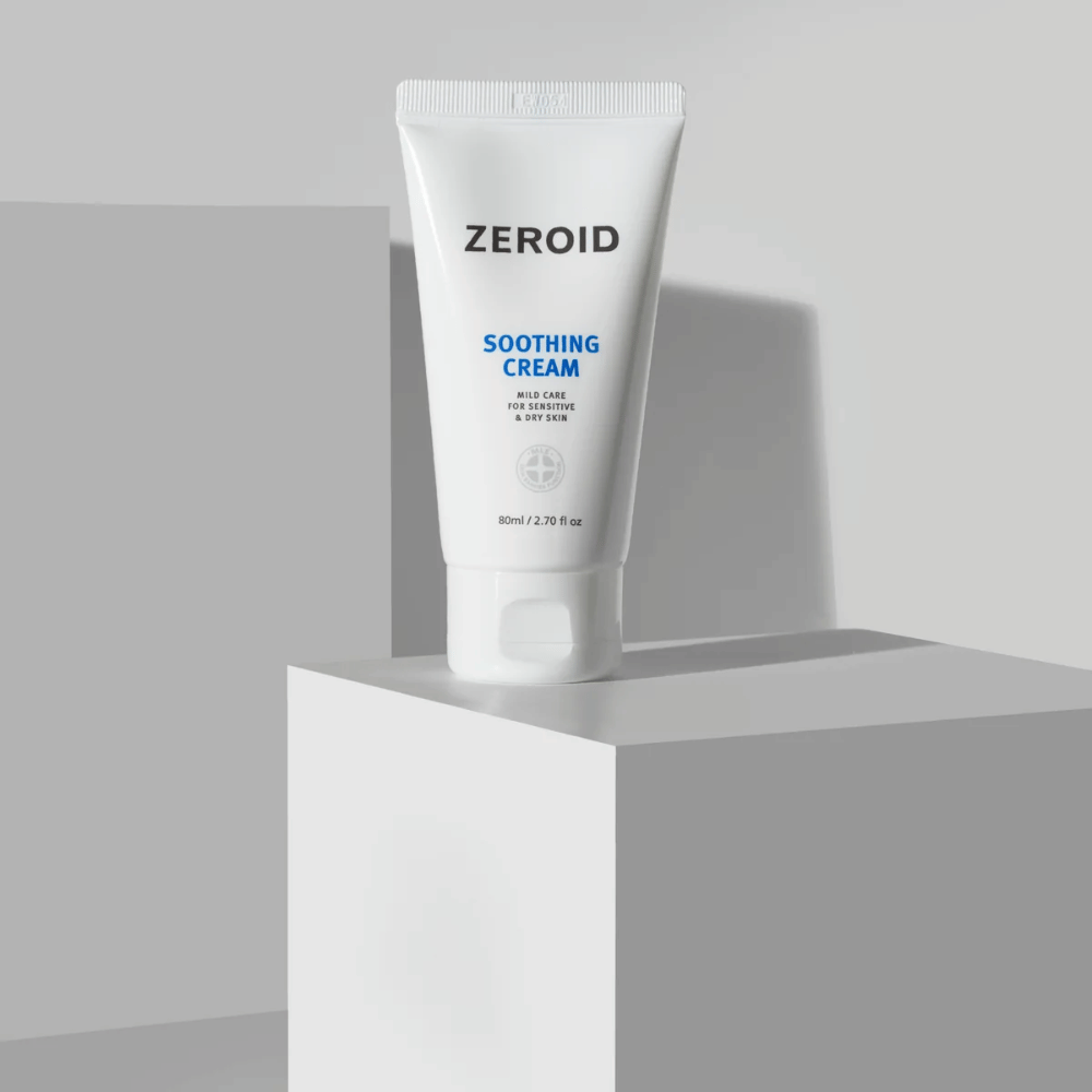 ZEROID Soothing Cream 80 ml on podium for daily moisturization of dry and sensitive skin