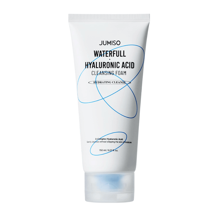 Jumiso Waterfull Hyaluronic Acid Cleansing Foam presenterad mot vit bakgrund. Återfuktande ansiktsrengöring med hyaluronsyra som rengör huden skonsamt utan att störa hudens naturliga fuktbalans.